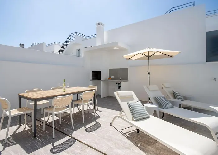Modern With Private Pool Near Baleal *