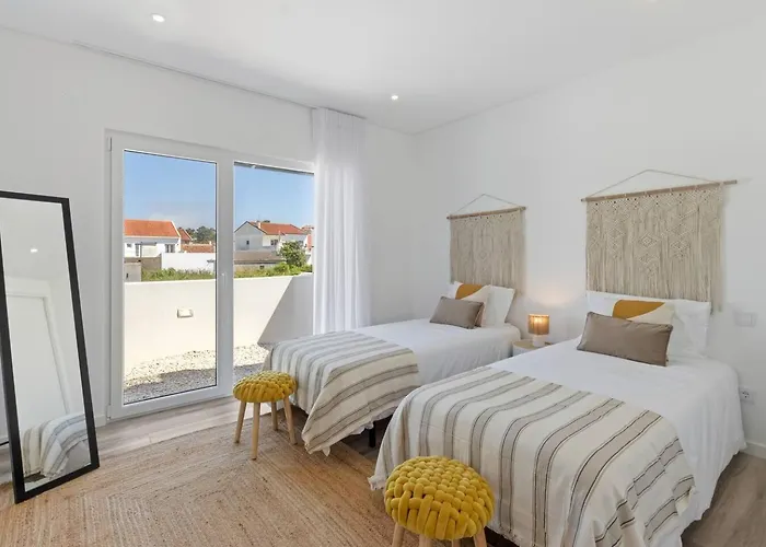 Modern With Private Pool Near Baleal Prázdninový dům