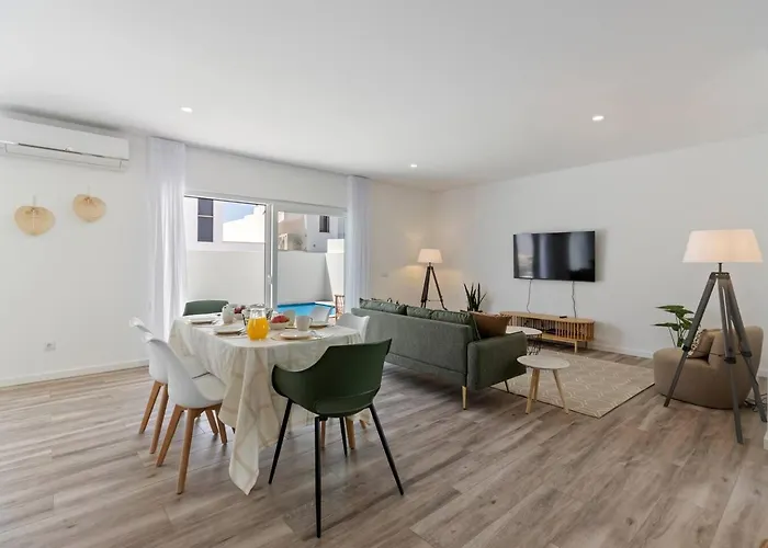 Prázdninový dům Modern With Private Pool Near Baleal