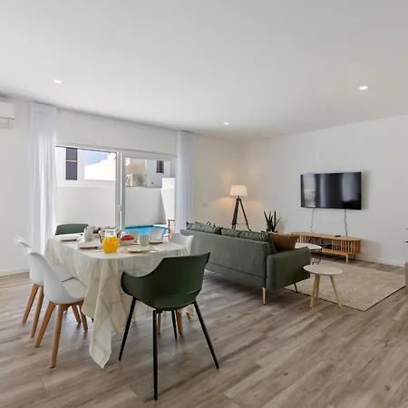 Modern With Private Pool Near Baleal 빌라