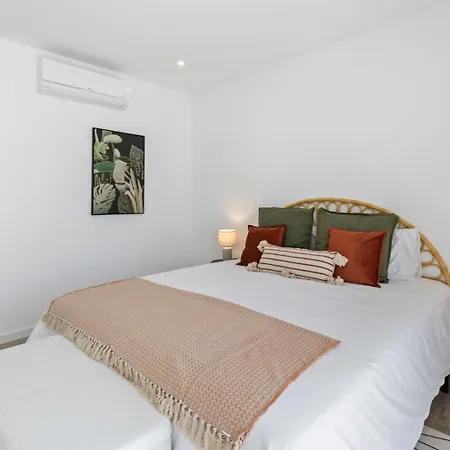 Modern With Private Pool Near Baleal 아토우기아다발레이아