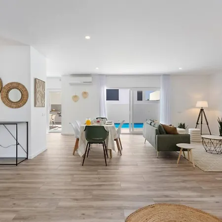 Modern With Private Pool Near Baleal Holiday home *