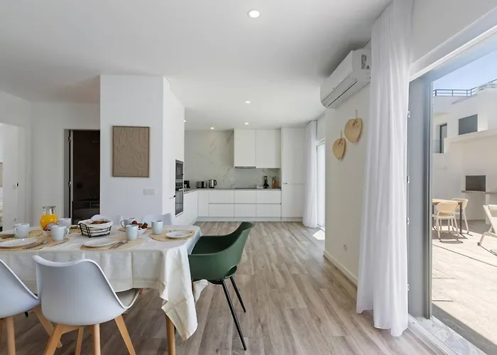 Modern With Private Pool Near Baleal *